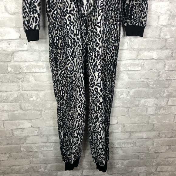 Nick & Nora One Piece Fleece Jogger Cat Pajamas Small Hoodie Black Animal Print - Picture 10 of 12